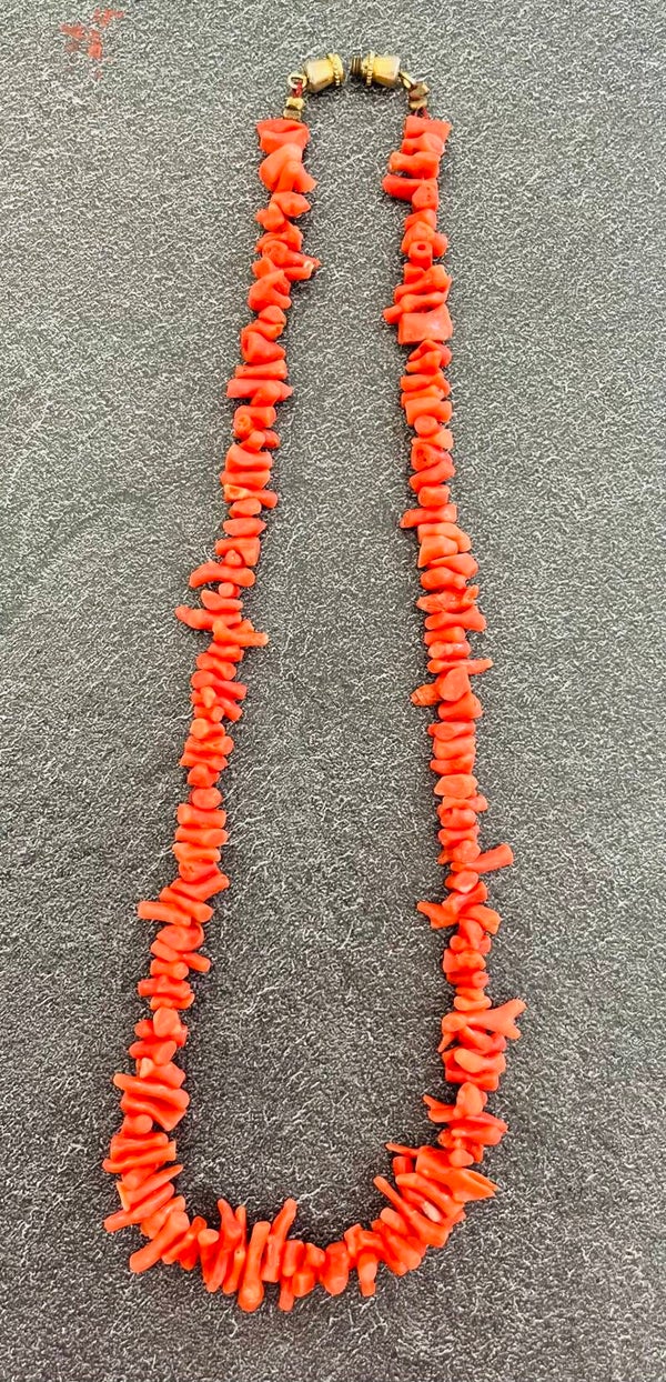 COLLIER RAS DU COU EN CORAIL ANCIEN - XX°