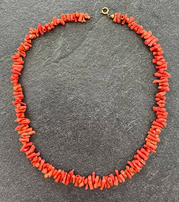 COLLIER COURT EN CORAIL ANCIEN - XX°
