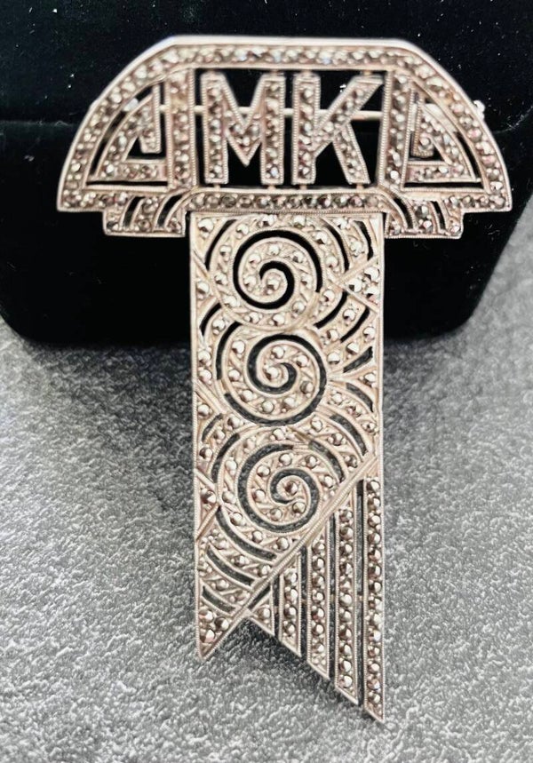 BROCHE ART DECO ARGENT ET MARCASSITES - DITE « PINCE A CORSAGE »  CIRCA 1920