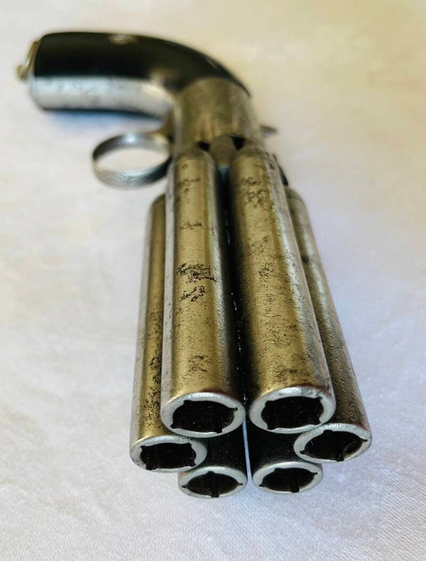 REVOLVER POIVRIERE DAVID HERMAND CAL 9 MM - 6 CANONS PERCUSSION SUPERIEURE 1837 - XIX°