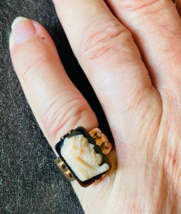 BAGUE EN OR 18K - CAMEE AGATE - AU PROFIL D’HERACLES - EPOQUE NAPOLEON III - XIX