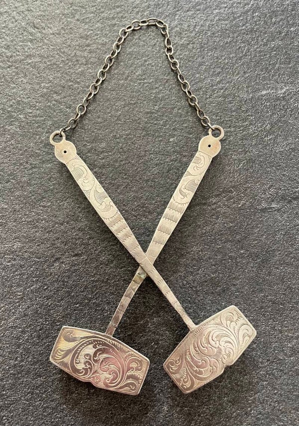 BIJOU PAIRE DE MAILLETS VENERABLE - METAL ARGENTÉ - XIX°