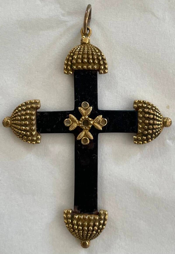 PENDENTIF CROIX A DECOR DE RUCHES EN BRONZE - FIN XIX° DEBUT XX°