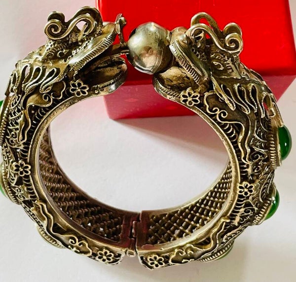 BRACELET RIGIDE METAL ARGENTE OUVRANT - DRAGONS AFFRONTÉS - CHINE XX°