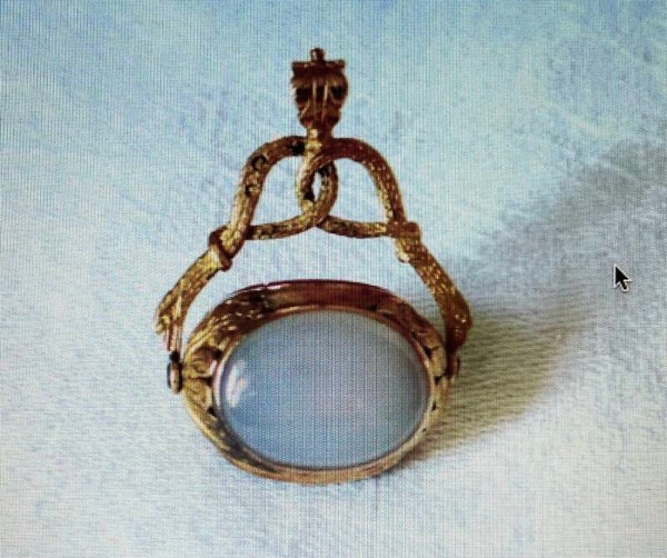 "PENDENTIF A SECRET - OR 18K - AGATES - DECORS DE SERPENTS - POINCONS- XIX°"
