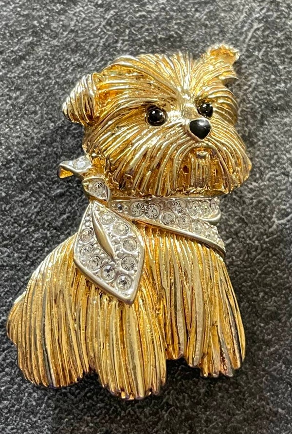 BROCHE YORKSHIRE DE LA MARQUE DE HAUTE COUTURE CARVEN - METAL DORE - STRASS - CIRCA 1970