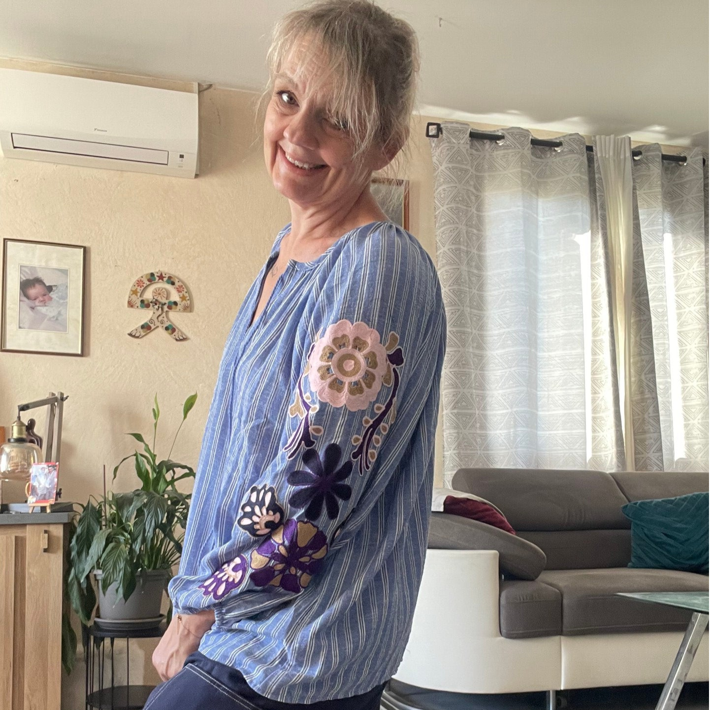 Blouse rayée brodée fleurs