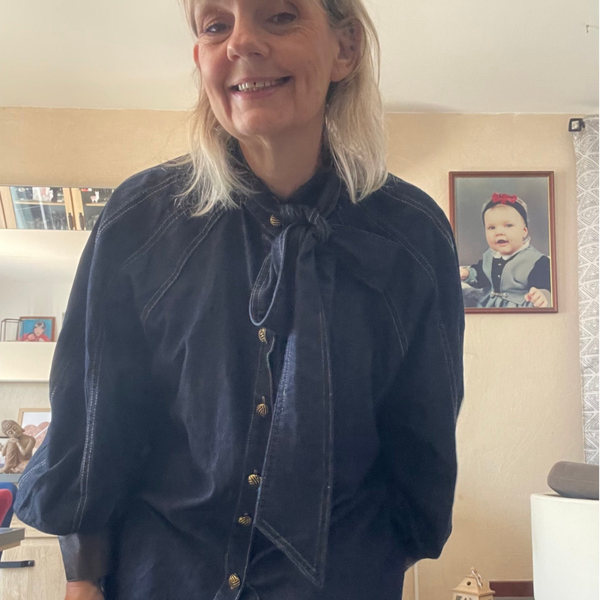Chemise bleu jean à détails skaï