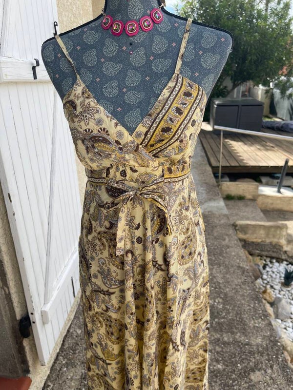 Robe en soie de plage
