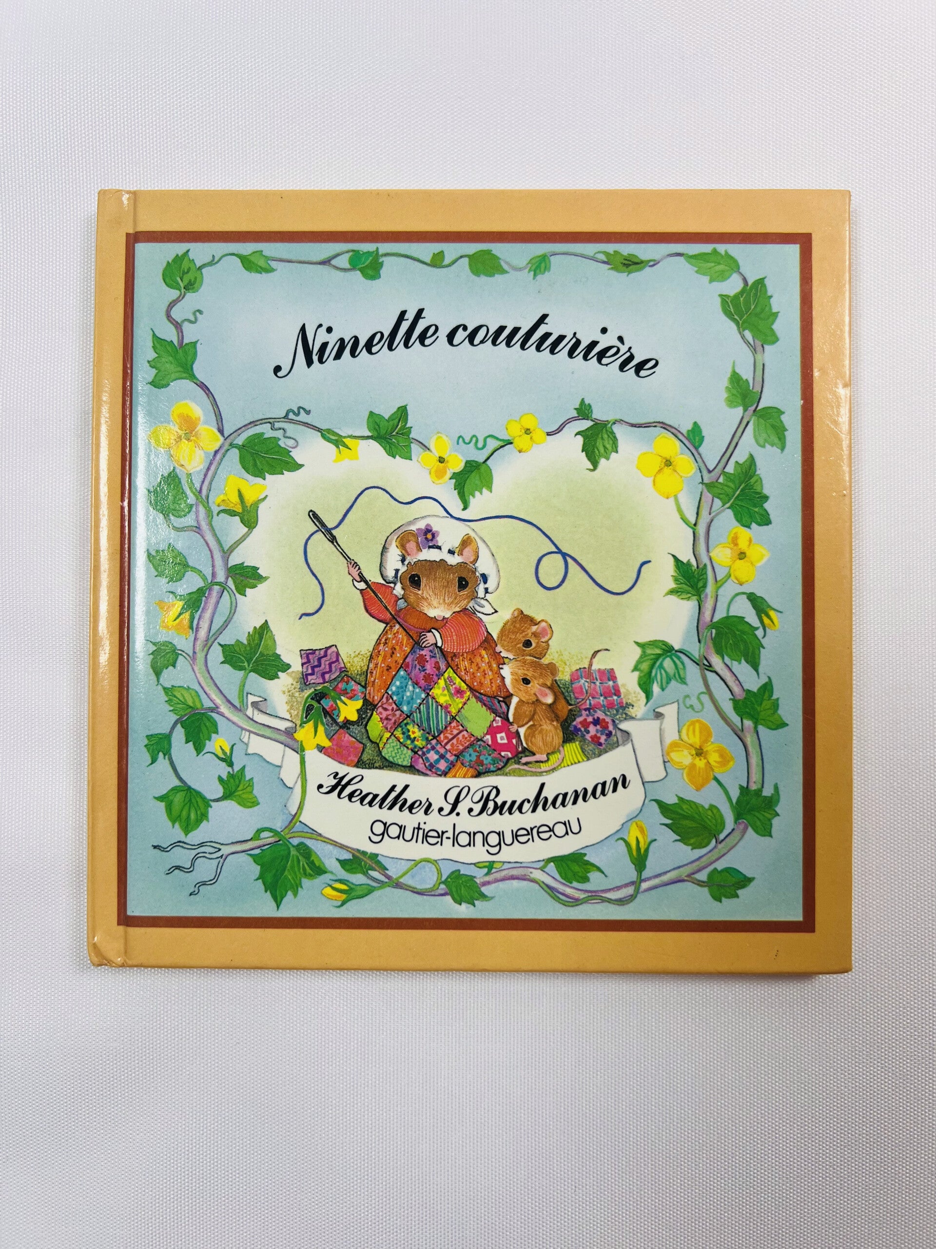 Ninette couturière (mini livre)