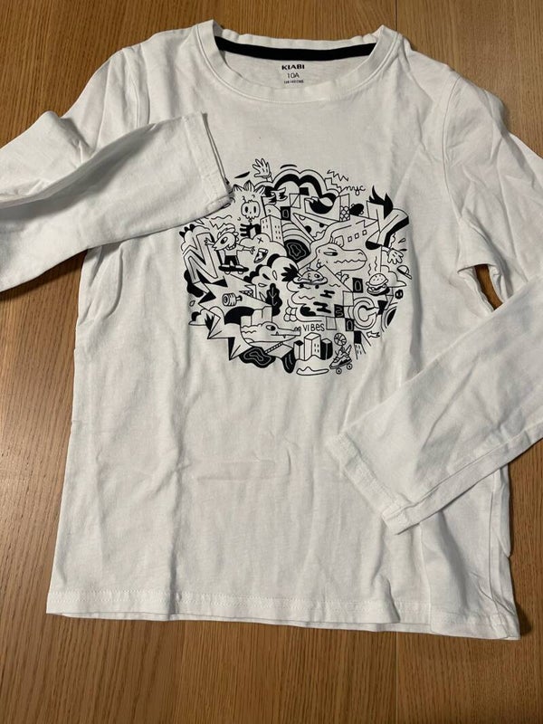 Tshirt Manches Longues // 134-140