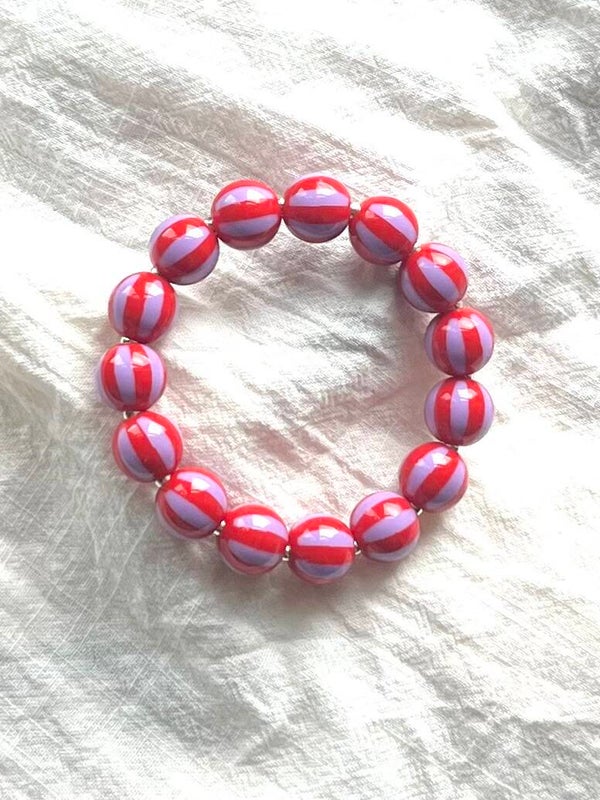 Streepjes kralen armband rood & roze.