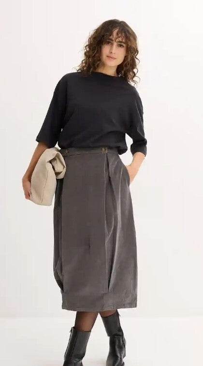 PLUSSIZE Grijze corduroy rok met plooien