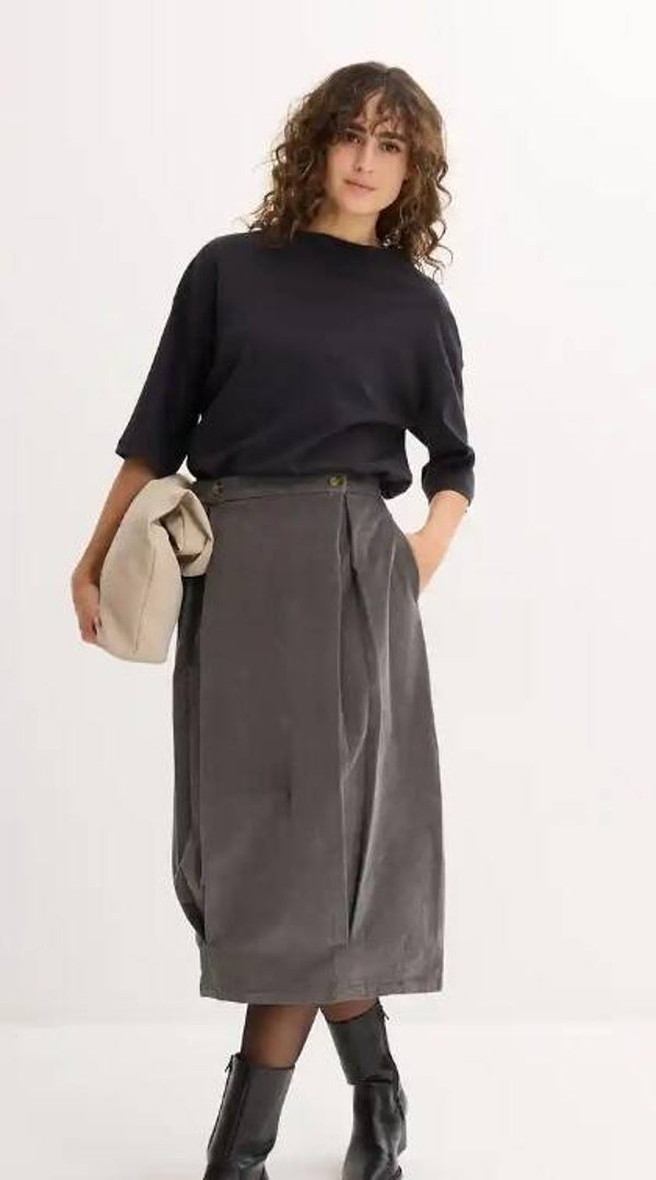 PLUSSIZE Grijze corduroy rok met plooien