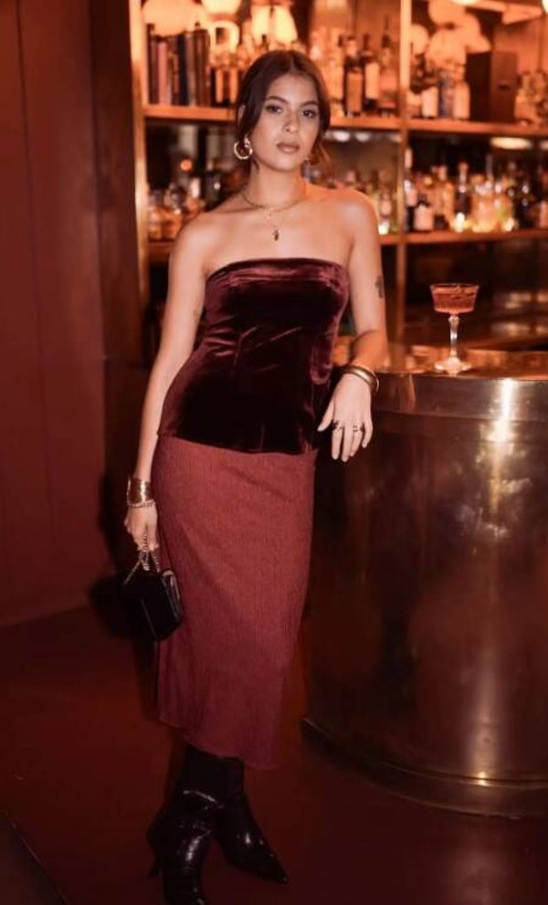 Midi rok aansluitend model rood burgundy ribbelstof
