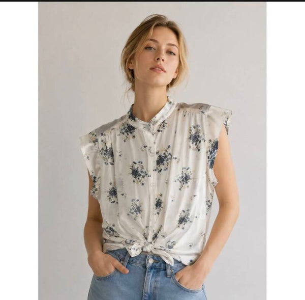 Blouse met knoop blauwe bloem motief 1 maat (36-40)