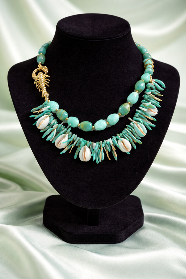 Double-layer necklace in turquoise tones inspired by the sea