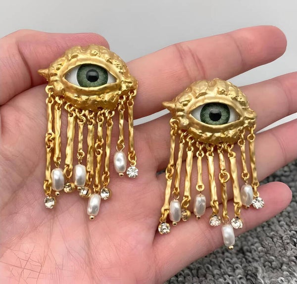 God's eye earrings, very original and eye-catching, handmade earrrings, ojo de Dios,