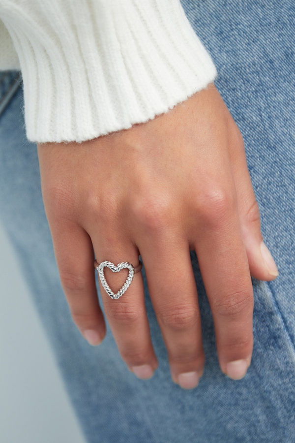 Ring Lovely