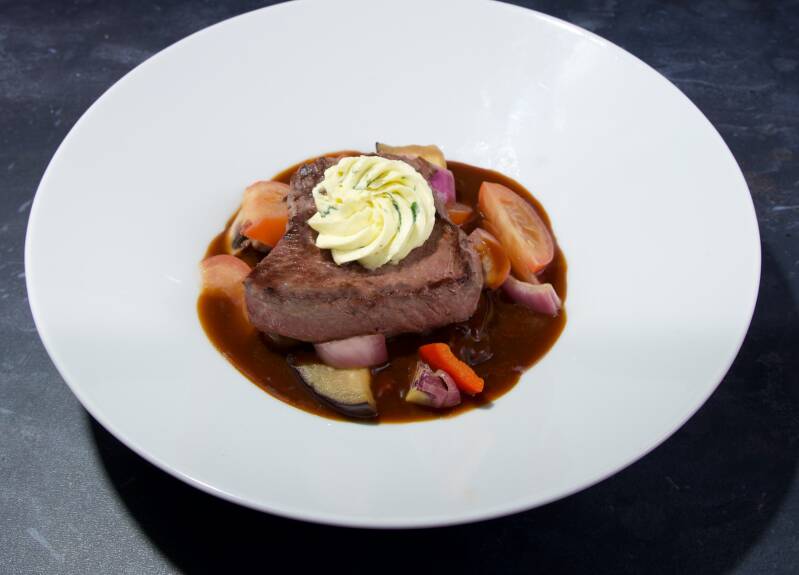 Hertenvlees met appel en puree – fine dining foodfotografie