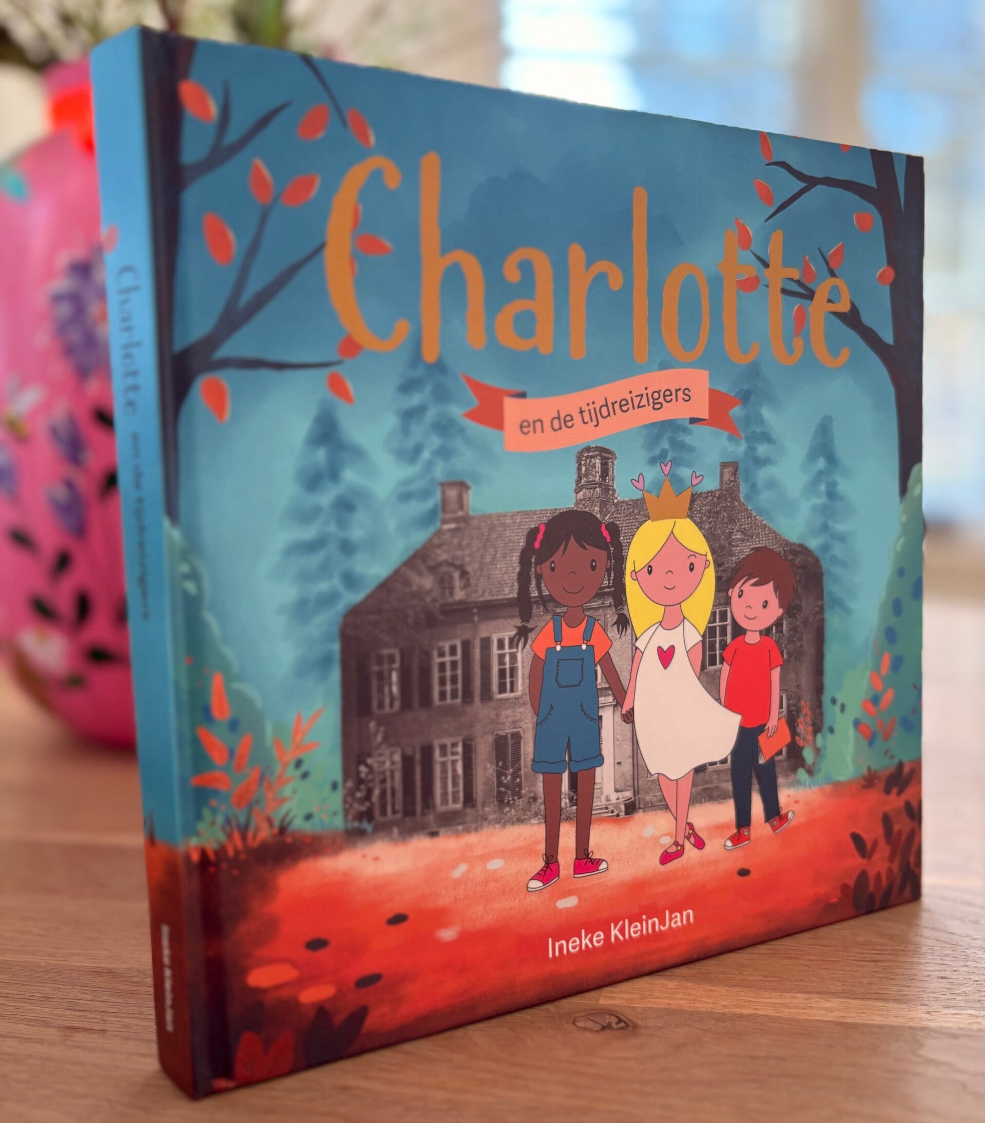 Boek 'Charlotte en de tijdreizigers'