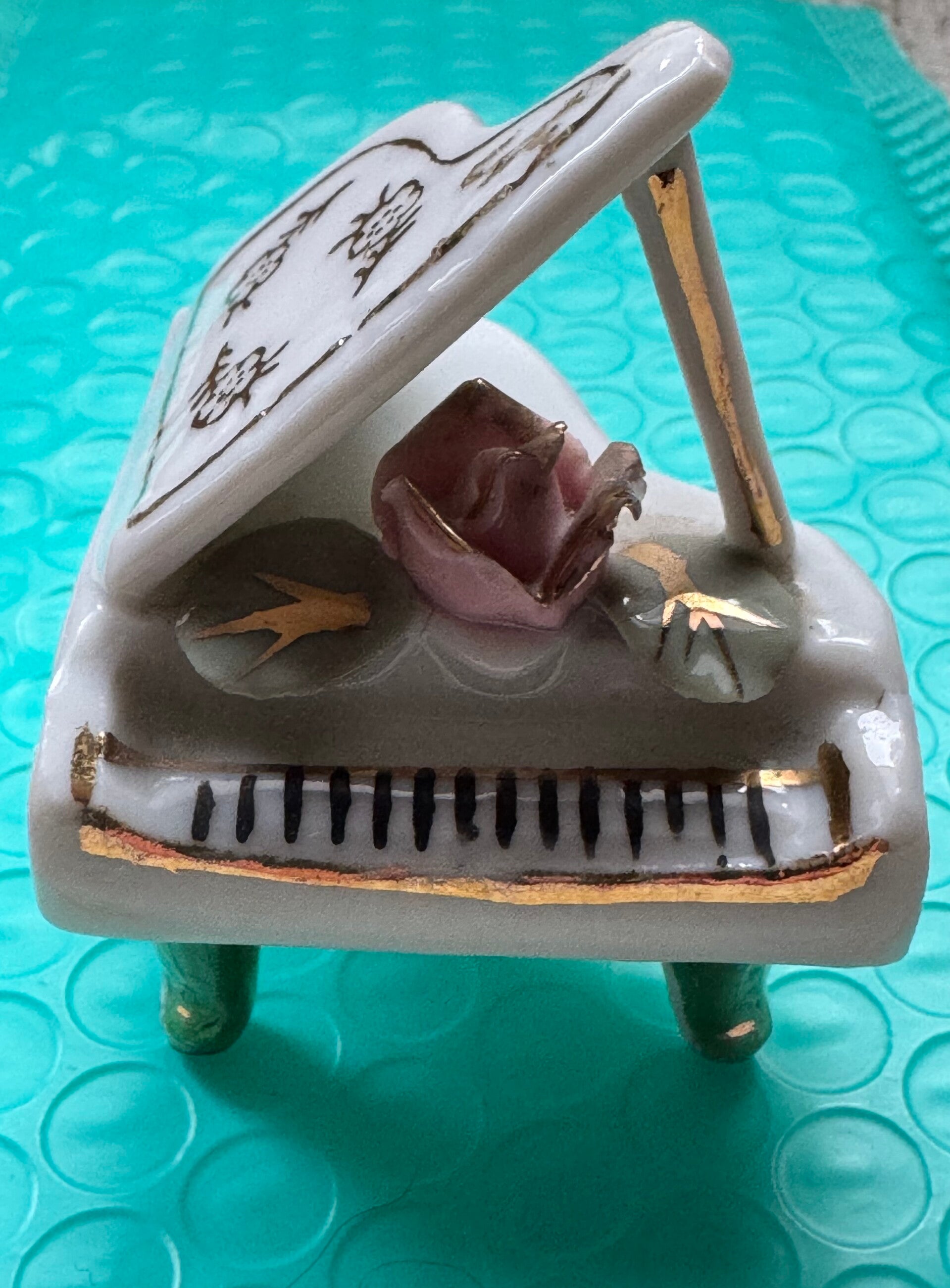 Klavier Porzellan sehr alt aus Deutschland