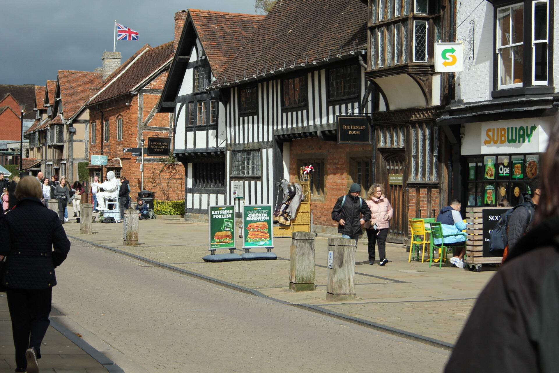 Stratford Upon Avon busy street