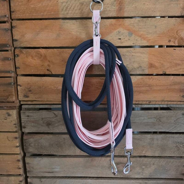 SALE - Dubbele longeerlijnen - Touw met Lichte Grip - Lichtroze met donkergrijs - Gestikt met roze garen - 8 meter - RVS - Musketon
