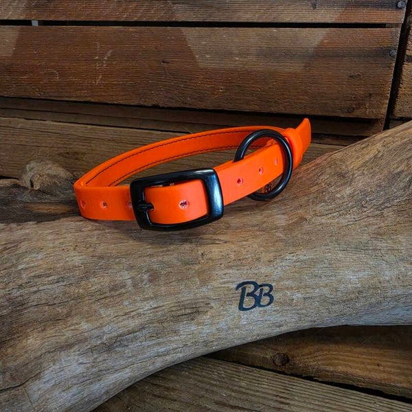 SALE - Halsband Neonoranje Beta Biothane® - 16 mm breed - 34-45 cm - Zwart-Roestwerend