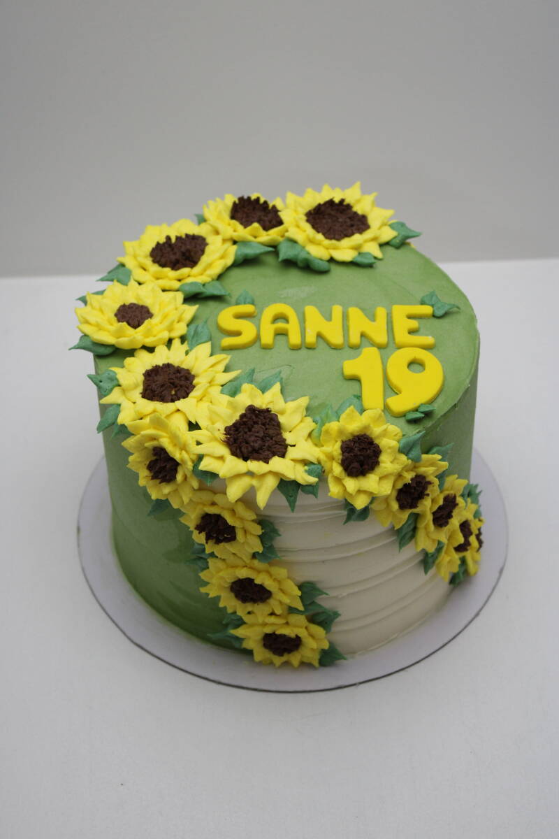 Vanillecake met zonnebloemen