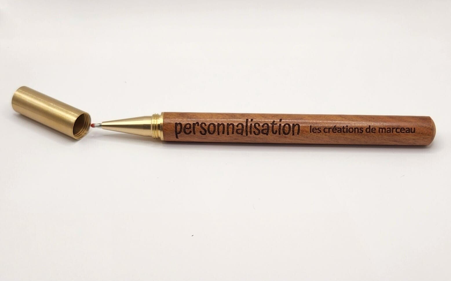 STYLO BILLE EN NOYER PERSONNALISABLE