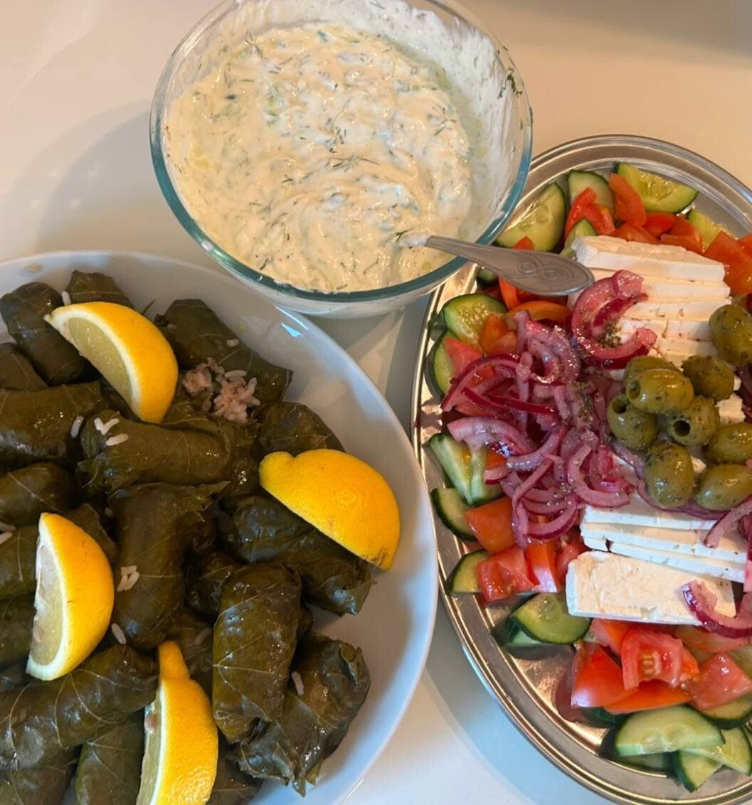 12 september: Griekse handgemaakte dolmades met verse tzatziki en salade.