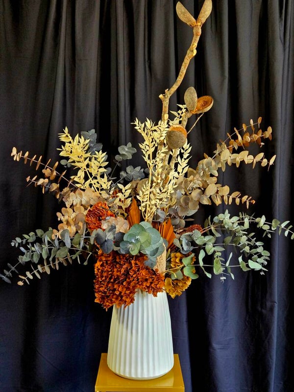 Rustic 360° Native Dried Arrangement showstopper