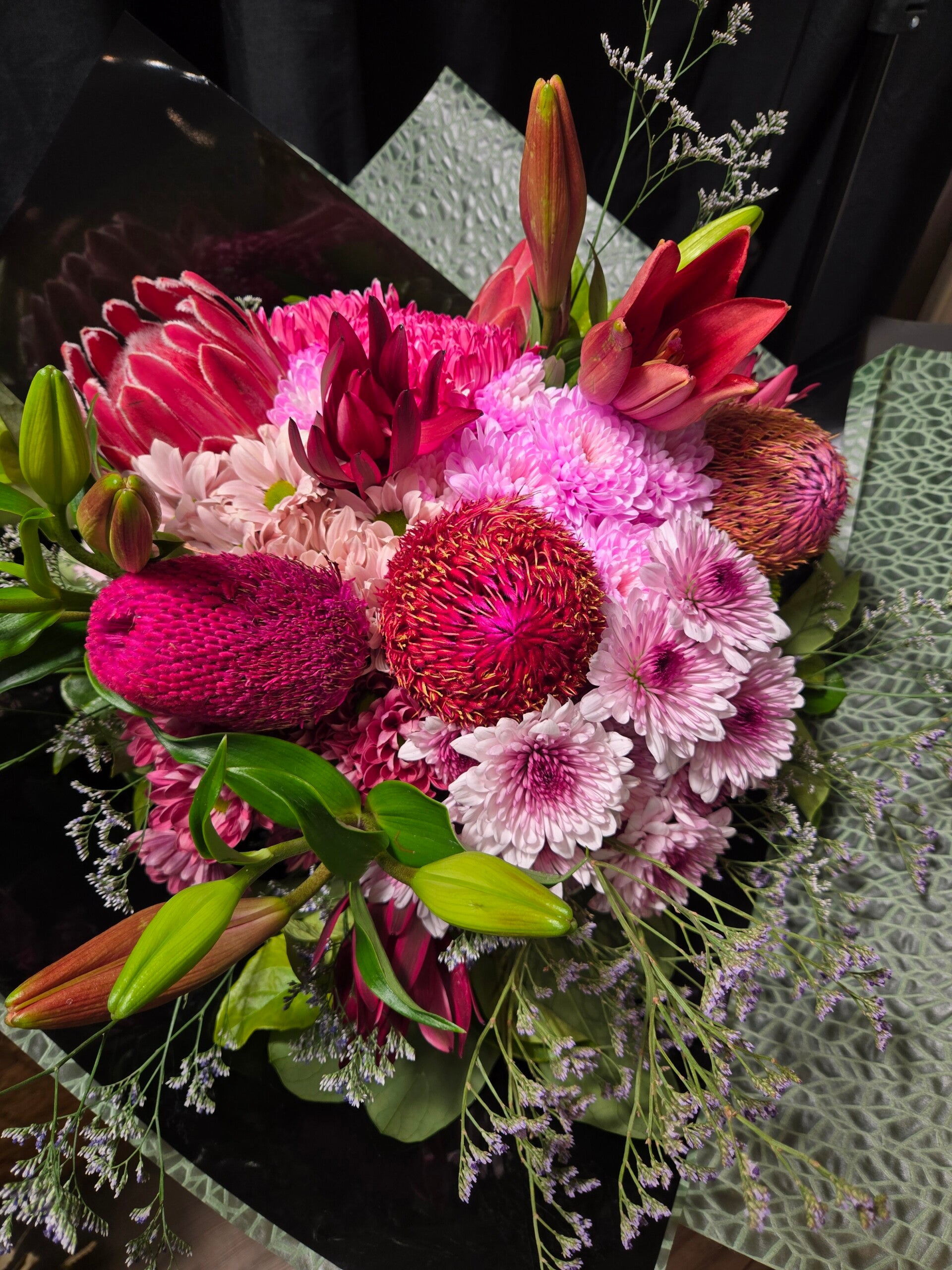💐 Hello Big Bunch – Florist’s Choice Bouquet