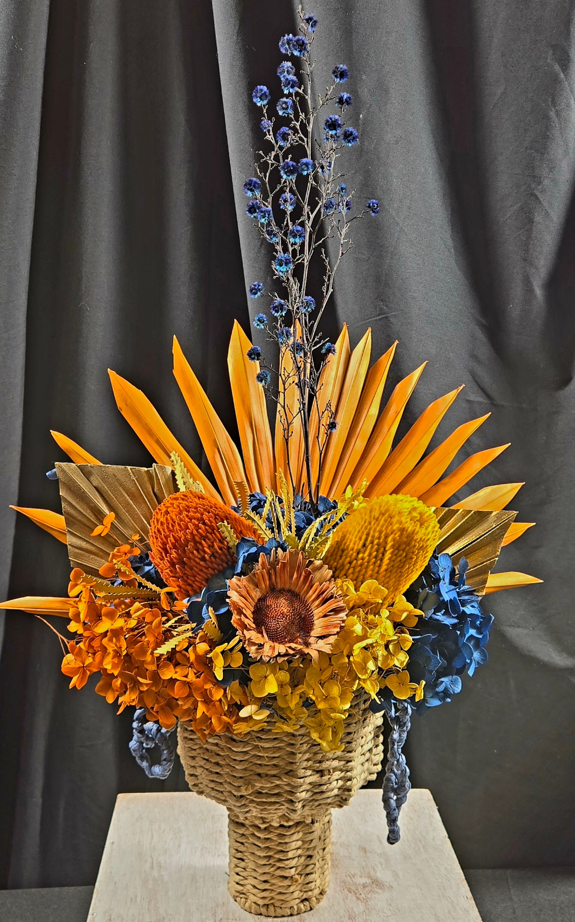 Gold Coast Blues Native Preserved Arrangement