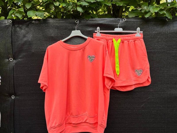 Hele mooie set matcha club oranje