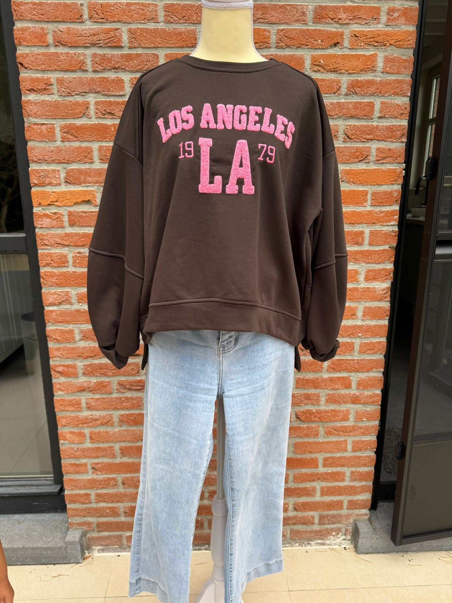 Bruine trui Los Angeles