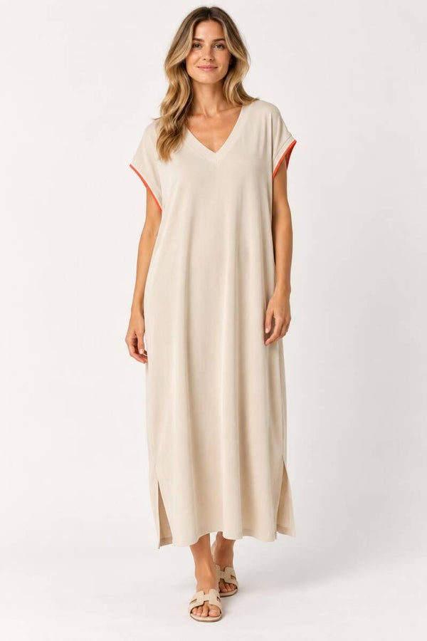 Lange jurk met leuk accent beige
