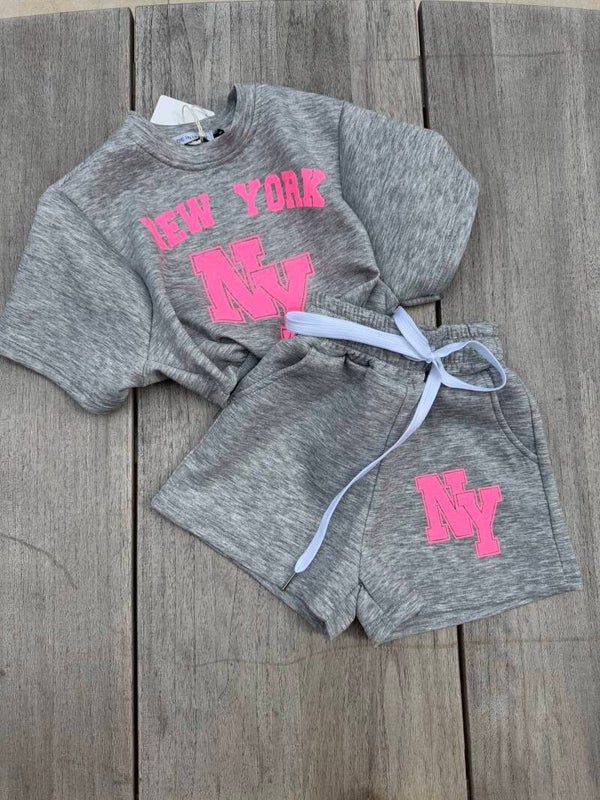 Hele mooie set met crop top NY grijs