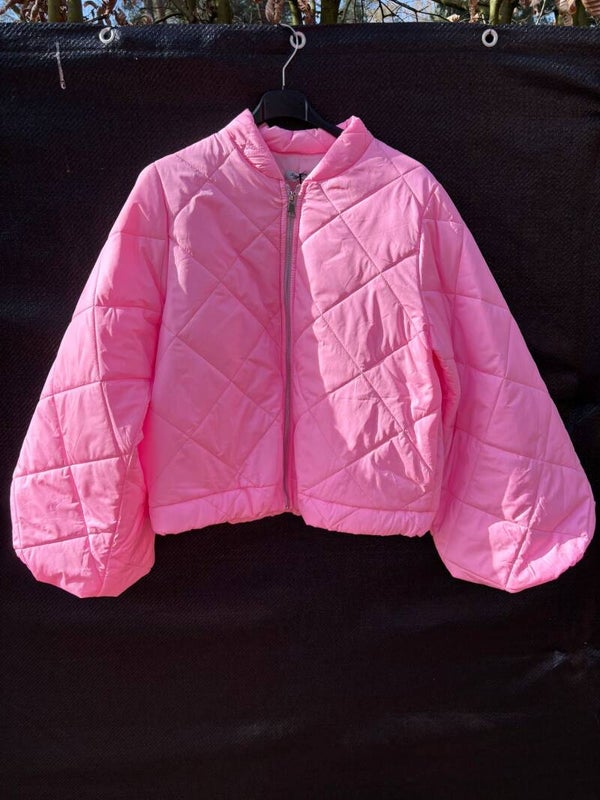 Hele toffe jas met brede mouwen roze