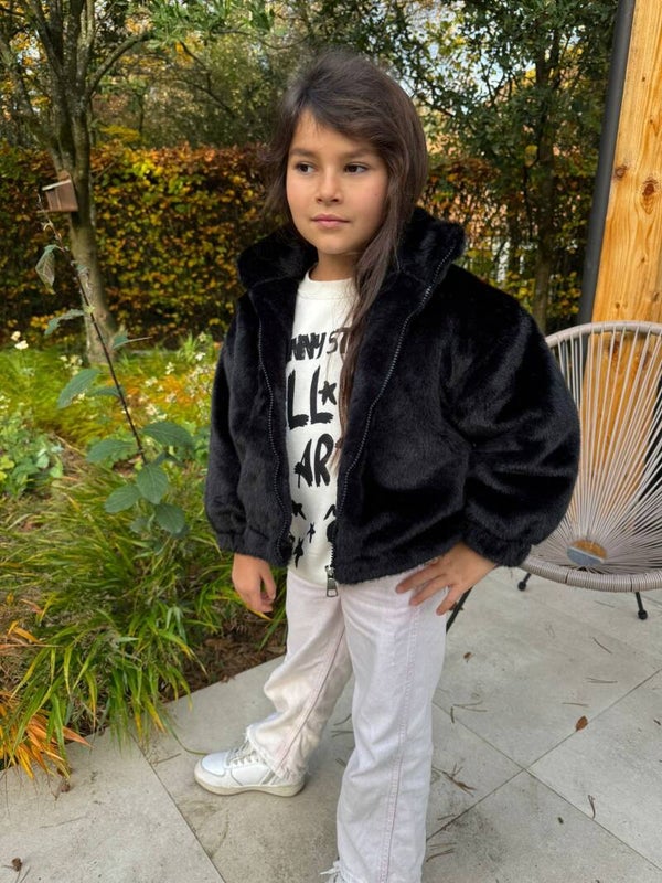 fluffy zwarte meisjesjas