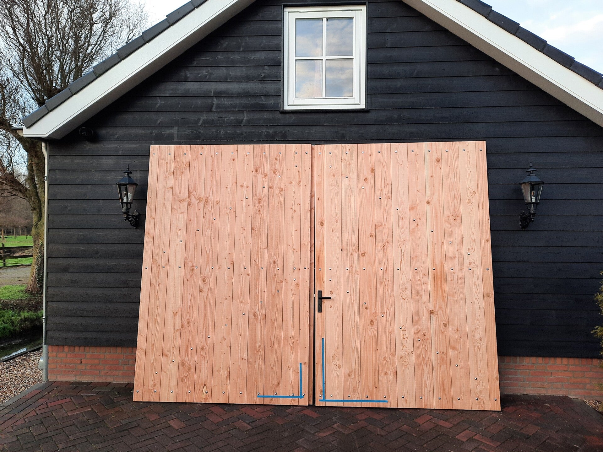 Houten stal/schuurdeuren