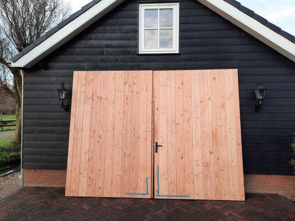 Houten stal/schuurdeuren