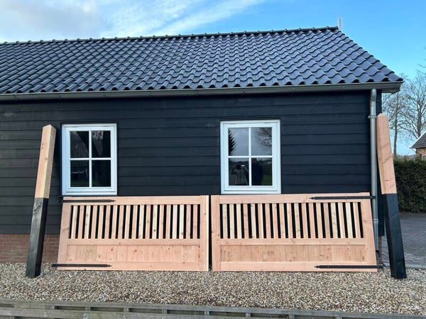 Houten toegangspoort ' notaris stijl