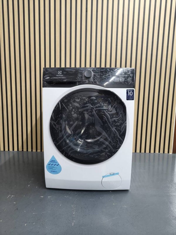 ELECTROLUX 8KG/5KG WASHER DRYER  Model: EWW8024P3EC