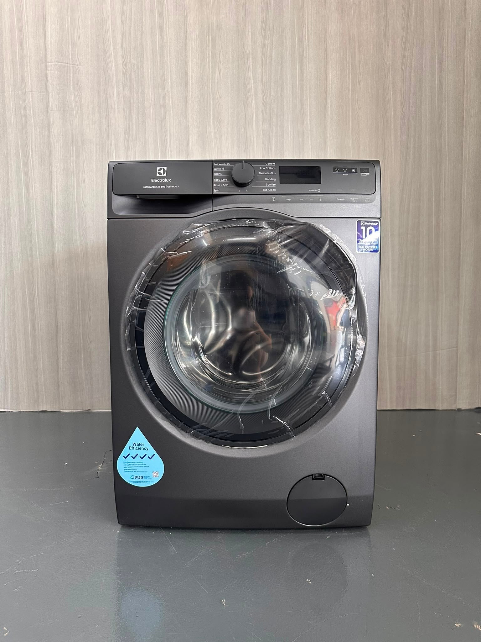 ELECTROLUX 10KG FRONT LOAD WASHING MACHINE WASHER ULTIMATECARE™️ 500 Model: EWF1023P5SC