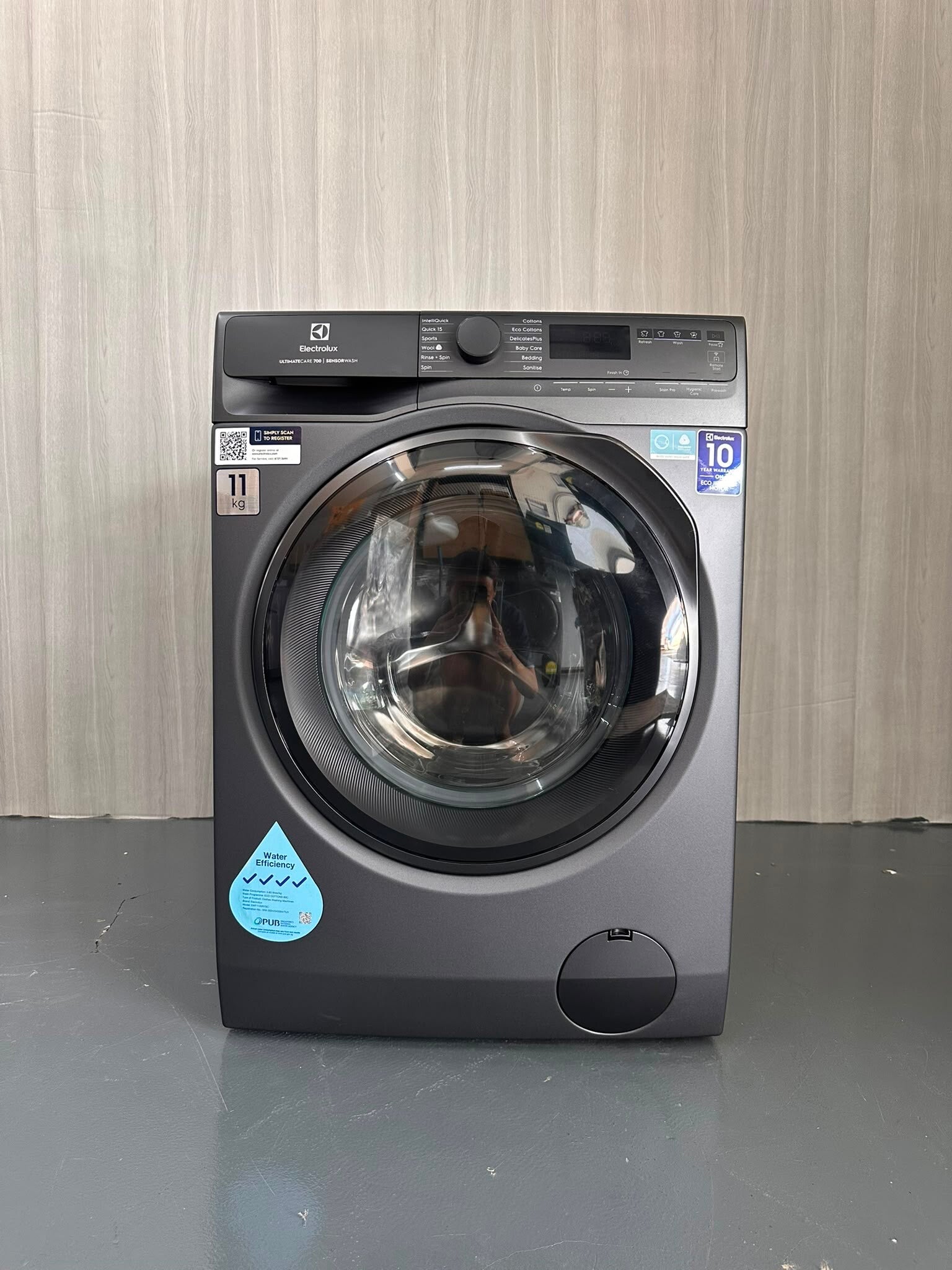 ELECTROLUX 11kg Front Load Washing Machine Washer  *UltimateCare 700* Model : EWF1143R7SC