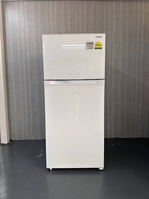 USED TOSHIBA 597L Top and Bottom Fridge With Auto Icemaker  Model: GR-RT835WE-PGX(B5)