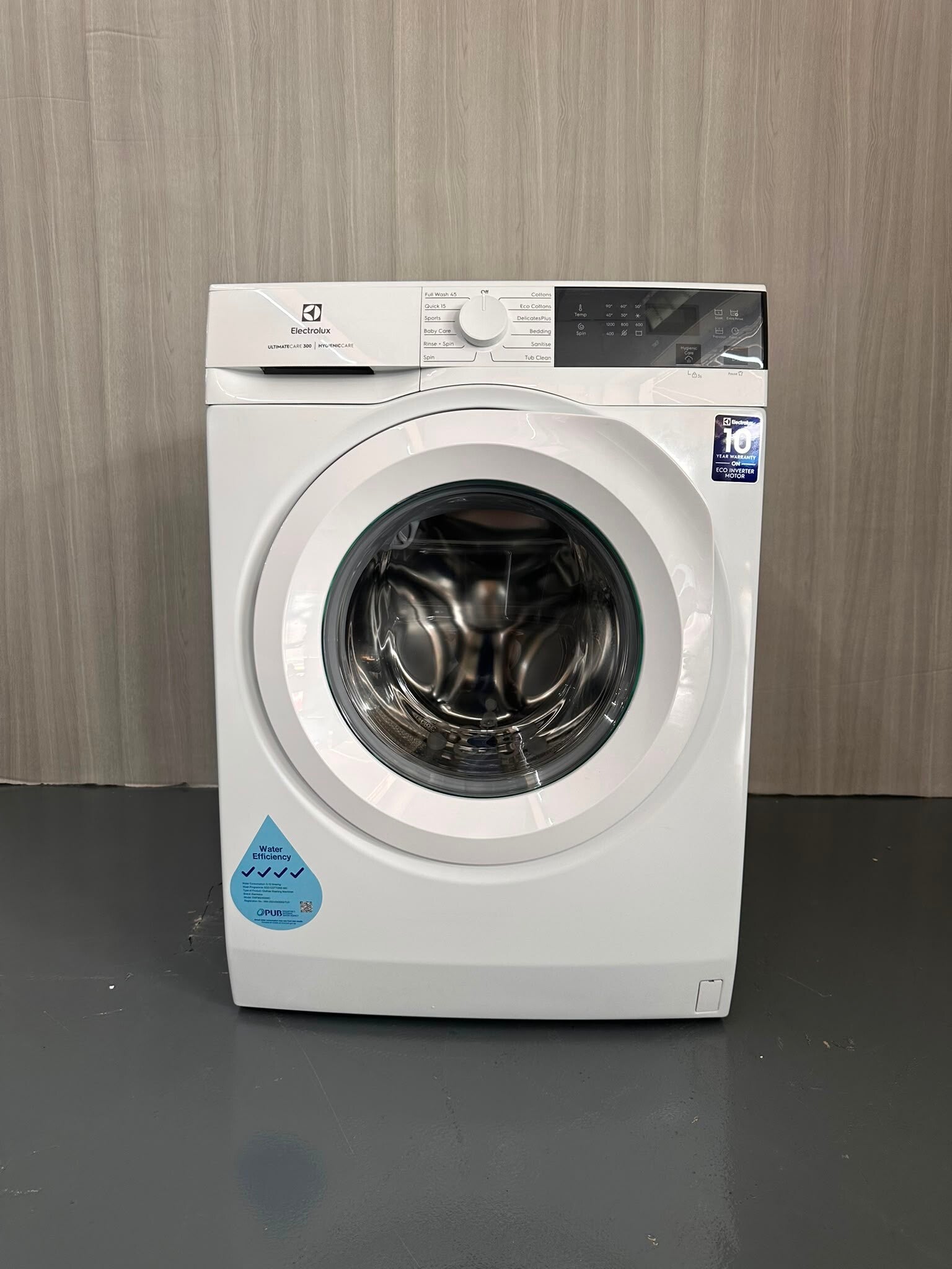 ELECTROLUX 9KG FRONT LOAD WASHING MACHINE WASHER  MODEL: EWF9024D3WC