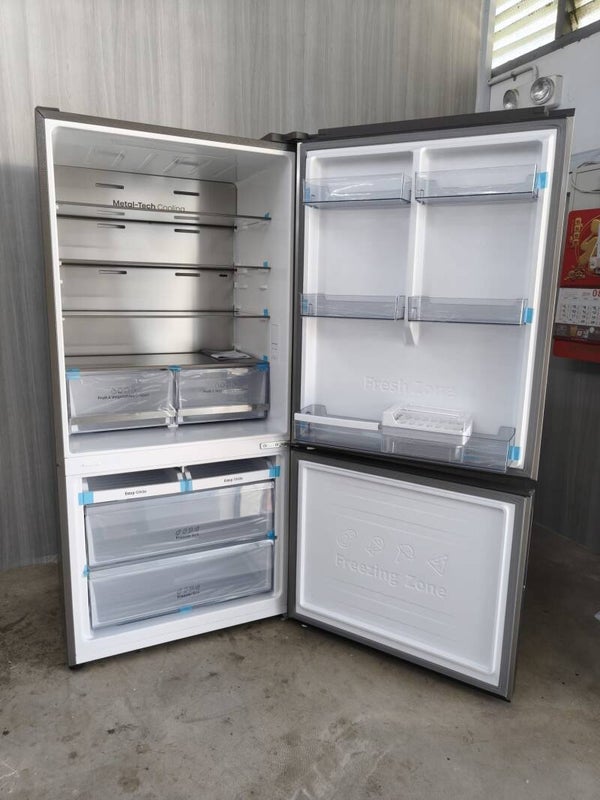 HISENSE 504L Bottom Freezer Refrigerator Fridge  Model: RB650N4SSV
